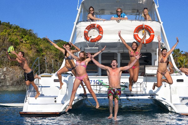 Sailing Whitsundays Hero Image For Whitsunday Sailing Trips for Flashpackers