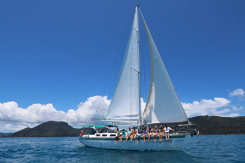 Sailing Whitsundays Hero Image For Crewed Overnight Sailing Tours