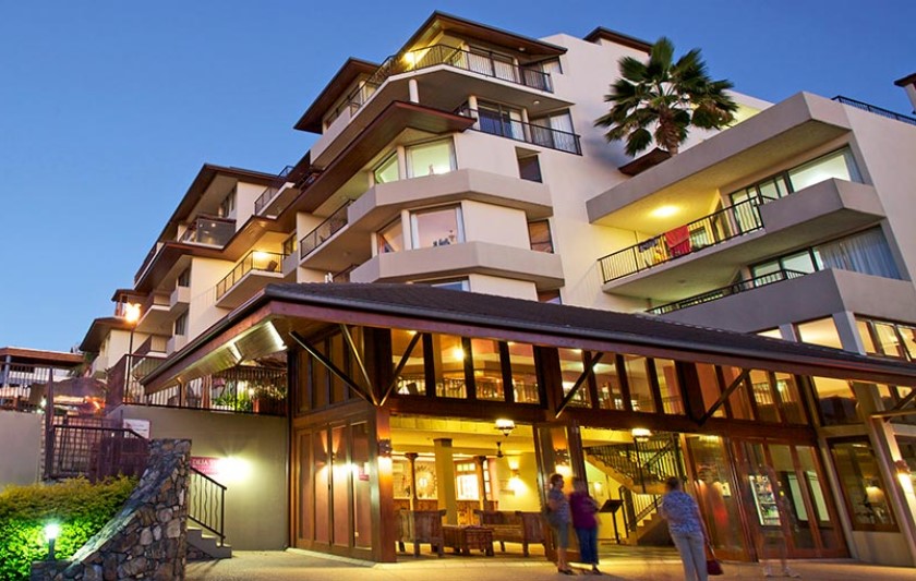 Sailing Whitsundays Hero Image For <p>Booking accommodation in Airlie Beach</p>