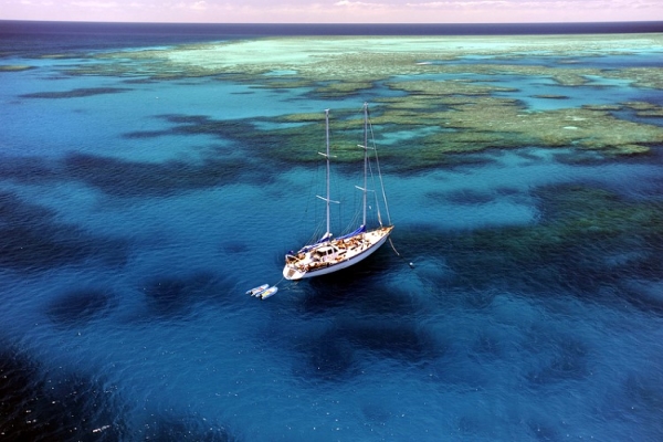 Sailing Whitsundays Hero Image For David Attenborough Visits Great Barrier Reef
