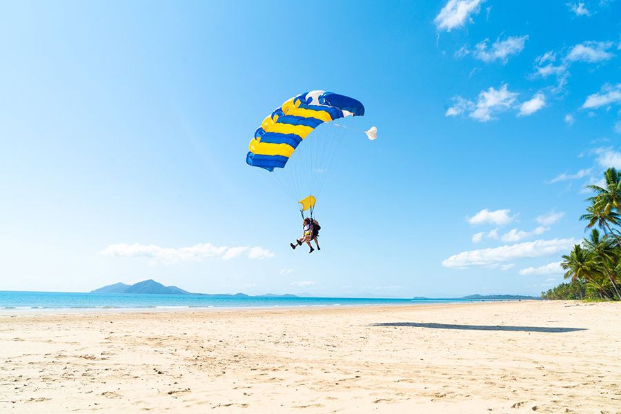 https://images.thetravelshop.com/img/1844/gallery/skydive-australia-10.jpg Main Image | East Coast Tours Australia
