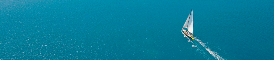 sailing whitsundays on apollo