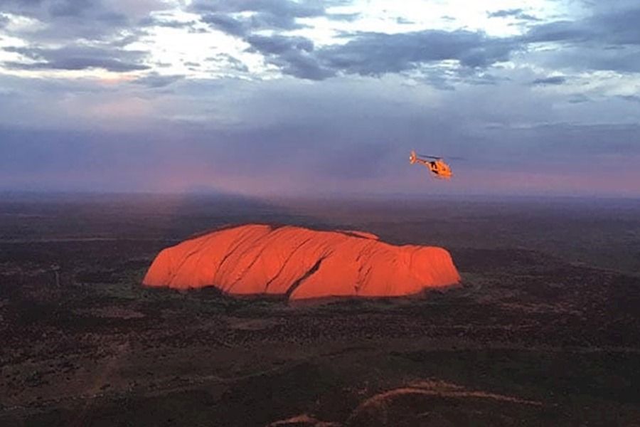 Uluru 15 Min Scenic Flight | PHS - Outback Tours
