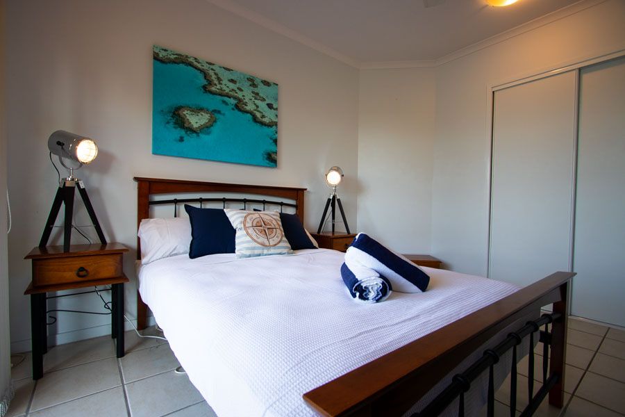 Fraser Tours Hero Image For Where To Stay Between The Whitsundays and Fraser Island