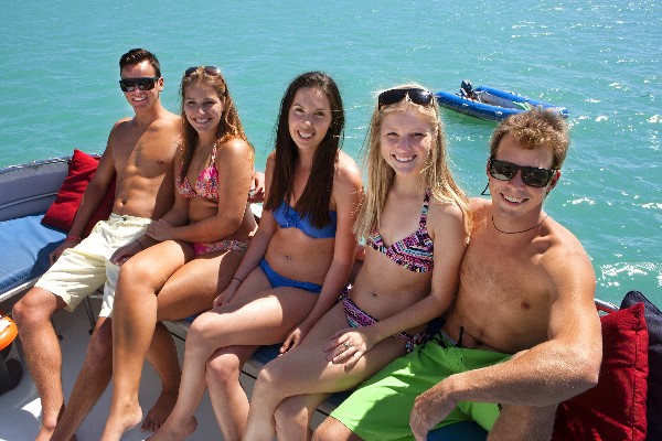 Sailing Whitsundays Hero Image For Whitsundays on a Budget: Things to Know