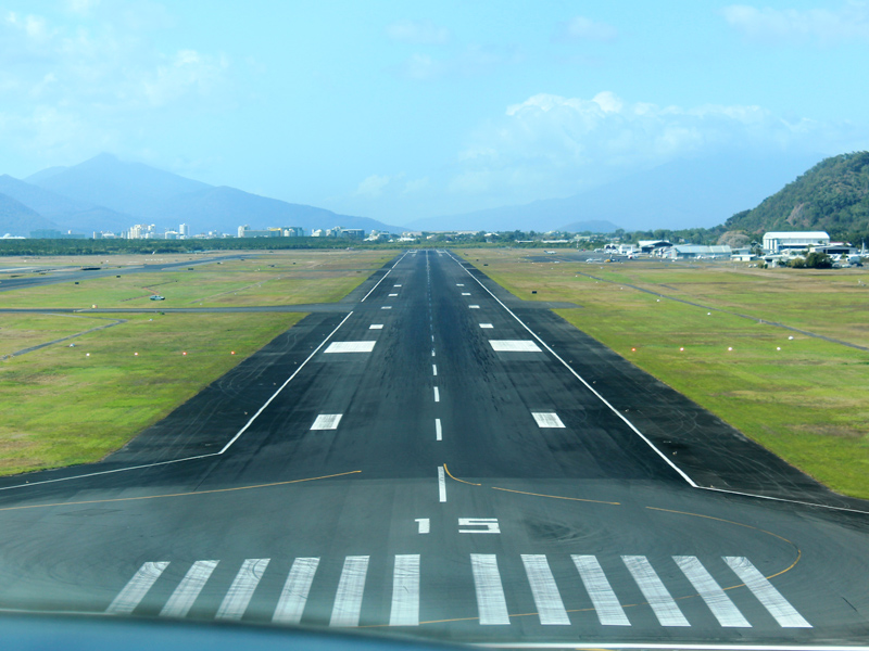 Sailing Whitsundays Hero Image For International Flights to the Whitsundays