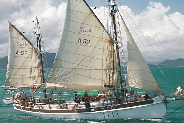 Sailing Whitsundays Hero Image For Traditional Sailing Vessels in the Whitsundays