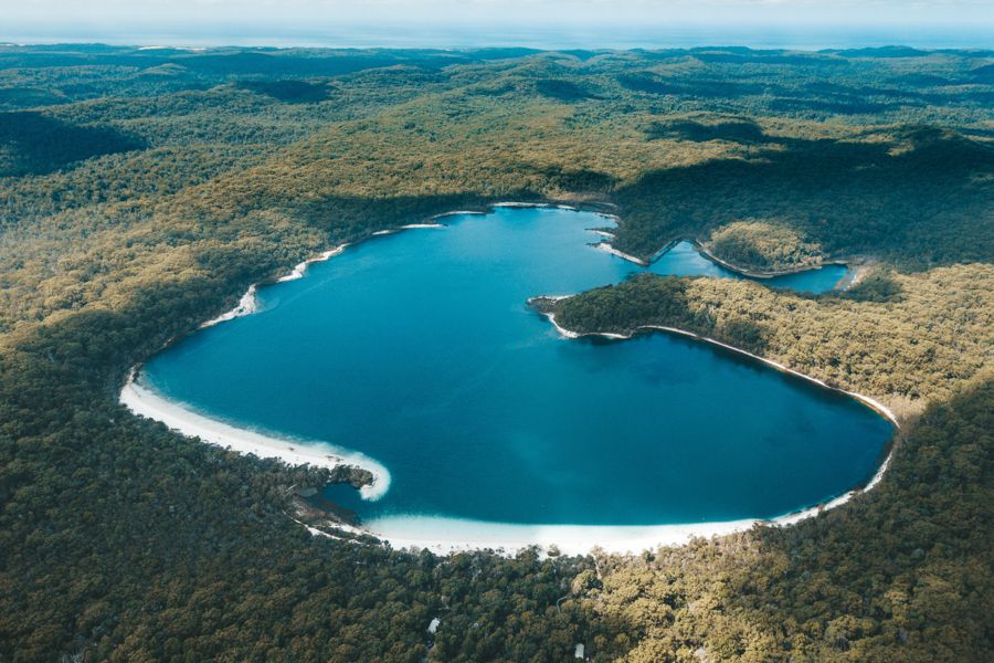 lake mckenzie, scenic flight