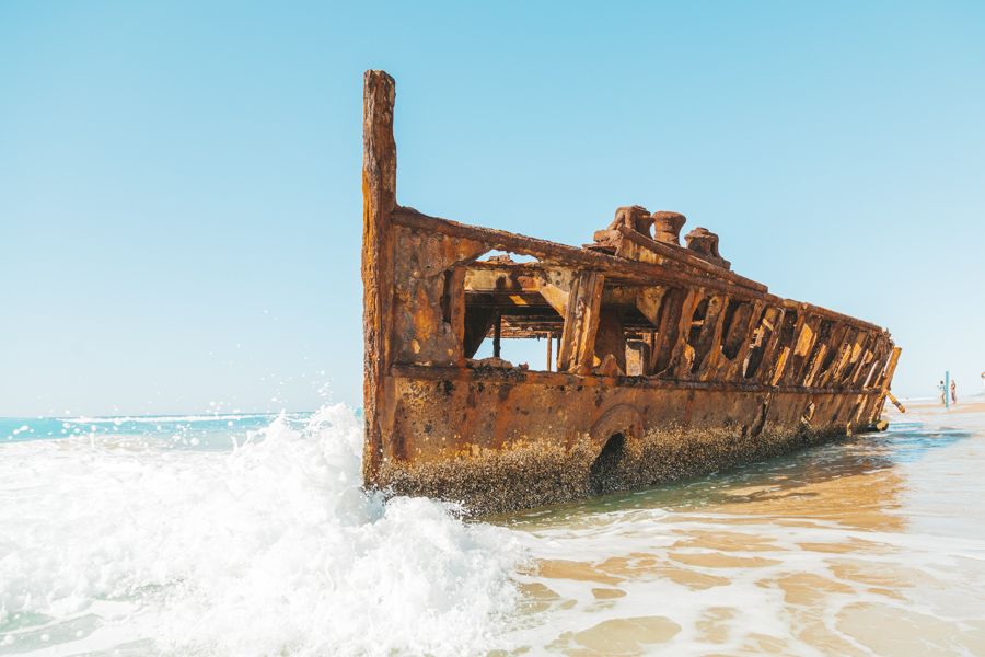 maheno shipwreck on the shores of kgari 75 mile beach