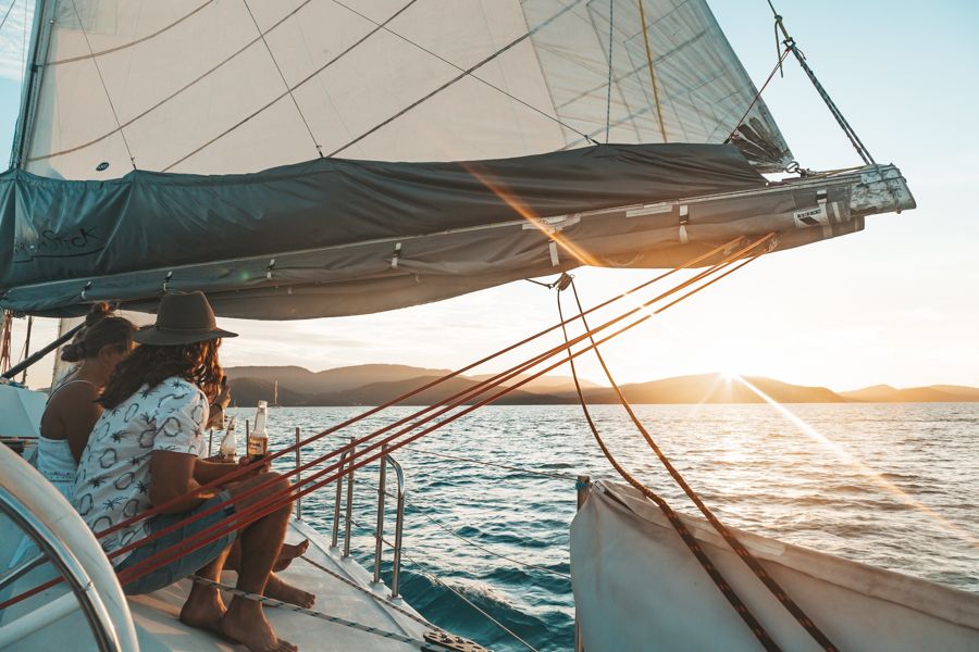 sailing on broomstick sailing, sunset whitsundays