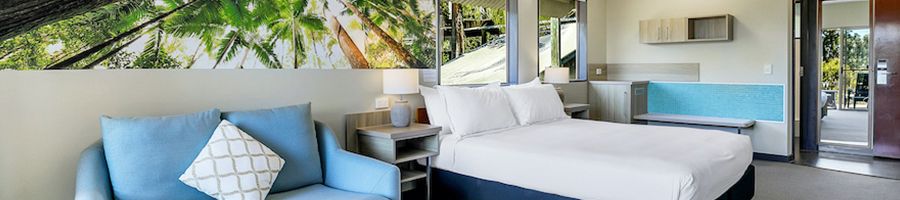 hotel room inside kingfisher bay resort