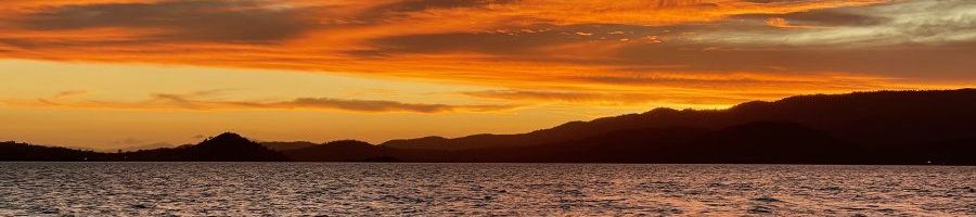Providence V Sunset Sail, Sailing Whitsundays Sunset over Airlie Beach, Providence V Sunset Sail