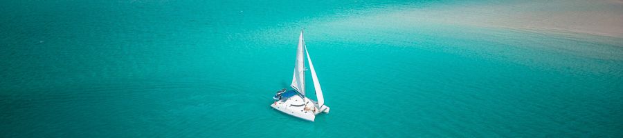 Whitsunday Blue in the aquamarine waters of Hill Inlet