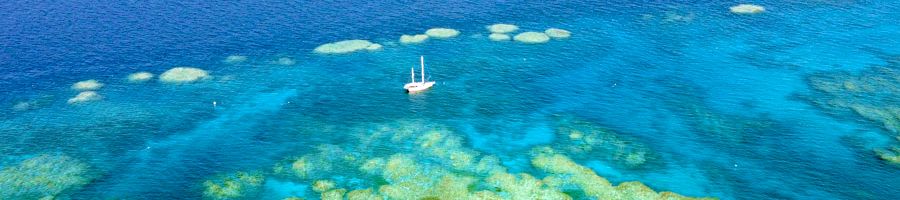 Kiana sailing the Outer Great Barrier Reef  Kiana sailing the Outer Great Barrier Reef