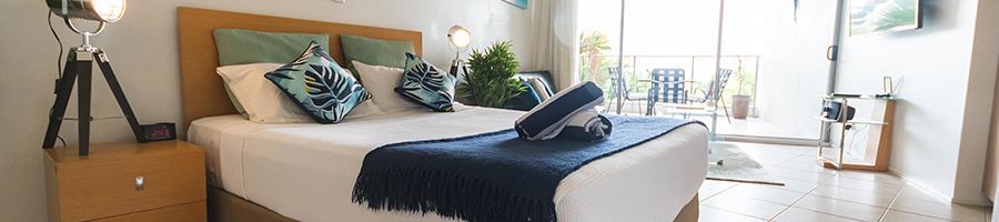 Searene Apartments Airlie Beach Searene studio apartment bedroom